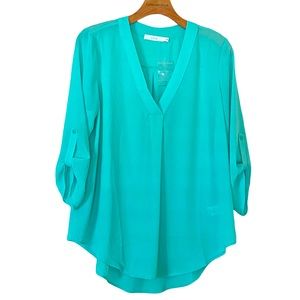 Lush V-Neck Tunic Pull Over Top 3/4 Sleeve Roll Tab Sleeve Size M